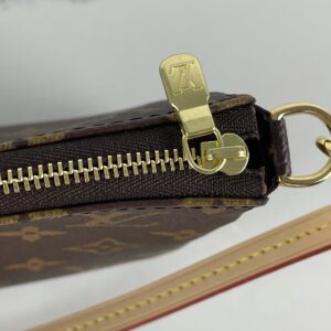 Louis Vuitton Essential V Stud Earrings (SHF-18534)