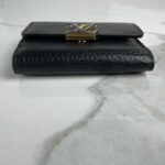 LOUIS VUITTON Portefeuille Capucines XS