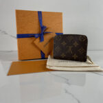 LOUIS VUITTON Zippy Wallet