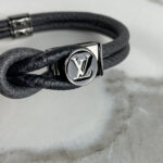 LOUIS VUITTON Bracelet Loop It