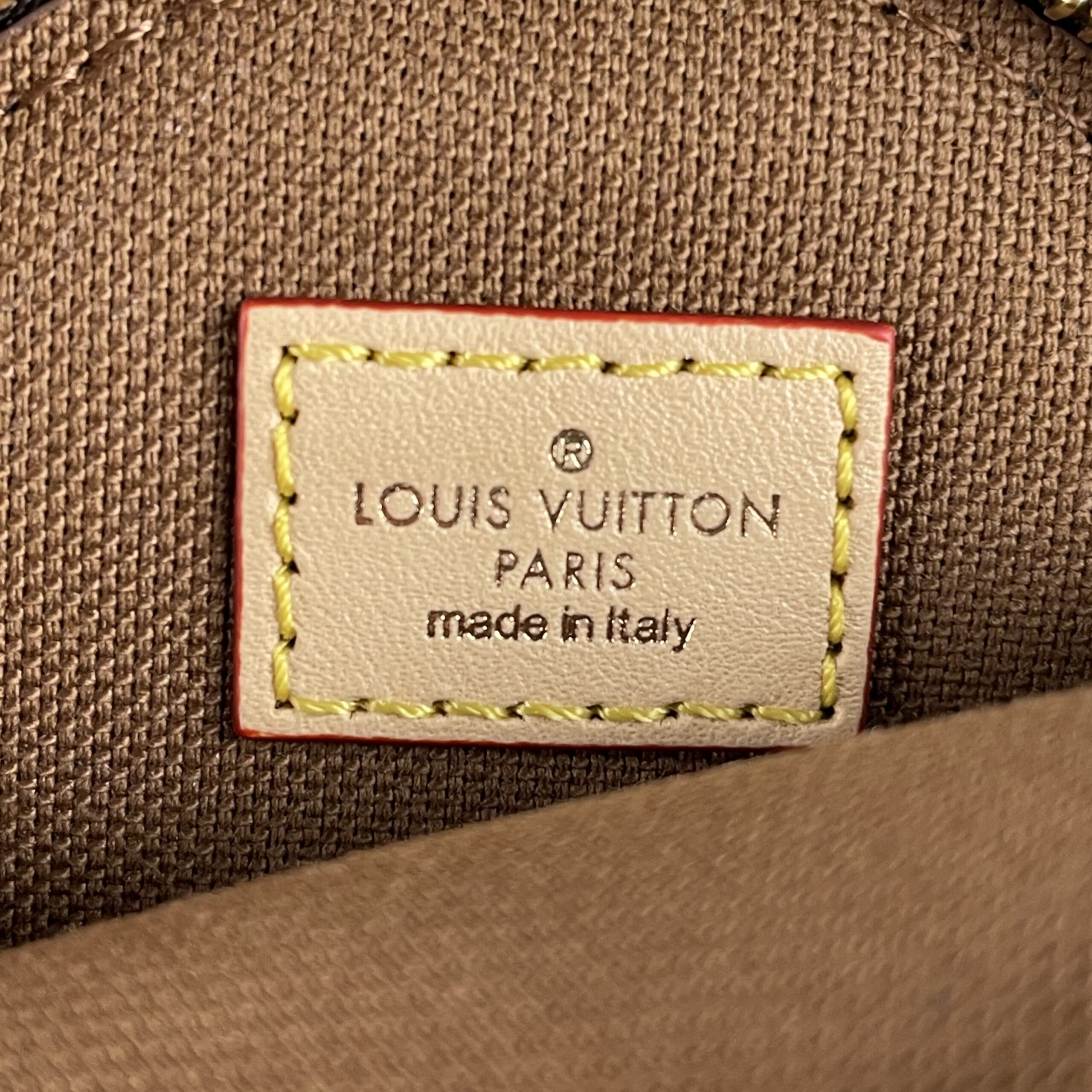 Louis Vuitton Monogram Empreinte Multipochette Lanyard Key Holder (SHG –  LuxeDH
