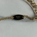 LOUIS VUITTON Collier Essential V