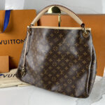 LOUIS VUITTON Sac Artsy MM