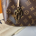 LOUIS VUITTON Sac Artsy MM