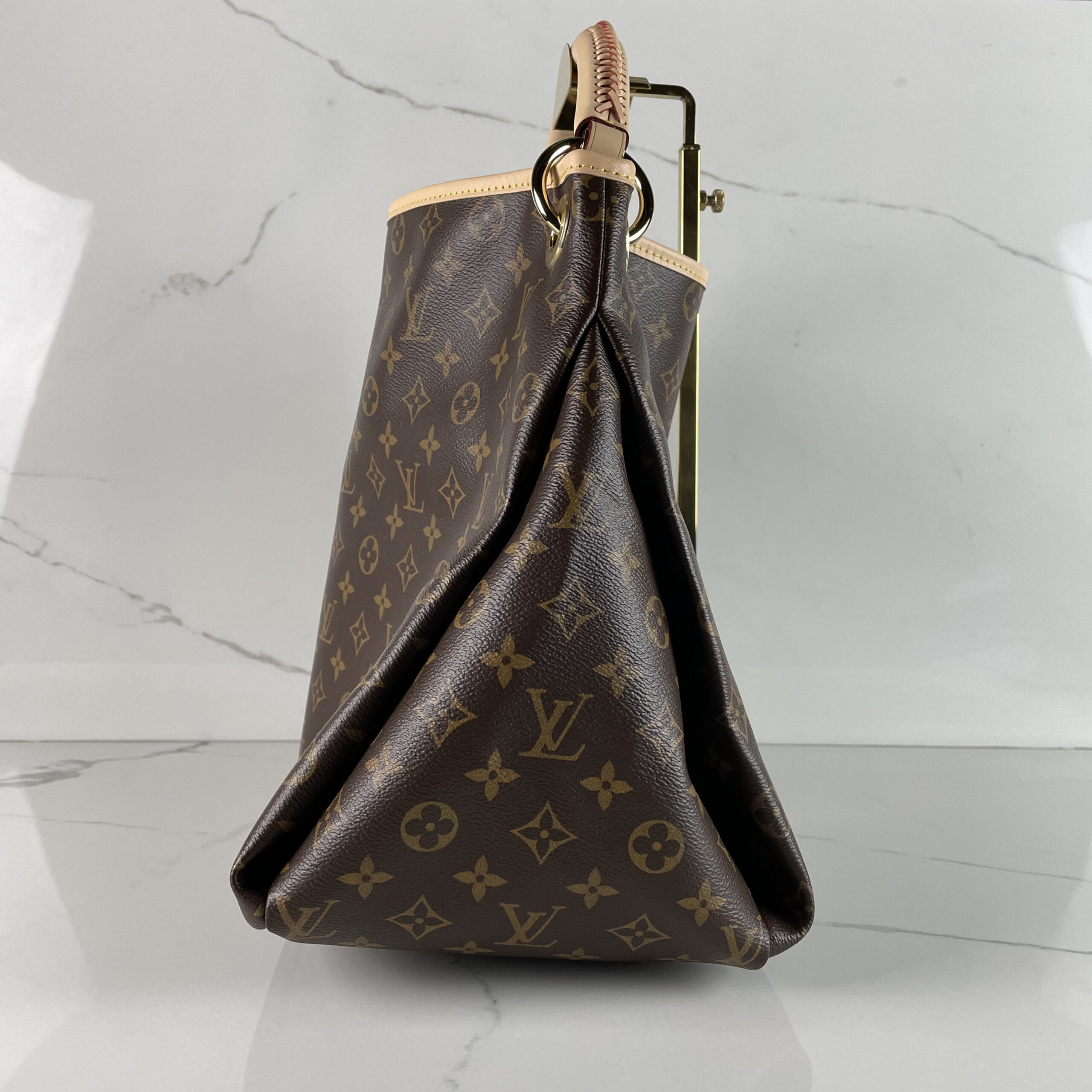 Louis Vuitton Cream Artsy MM Bag ○ Labellov ○ Buy and Sell