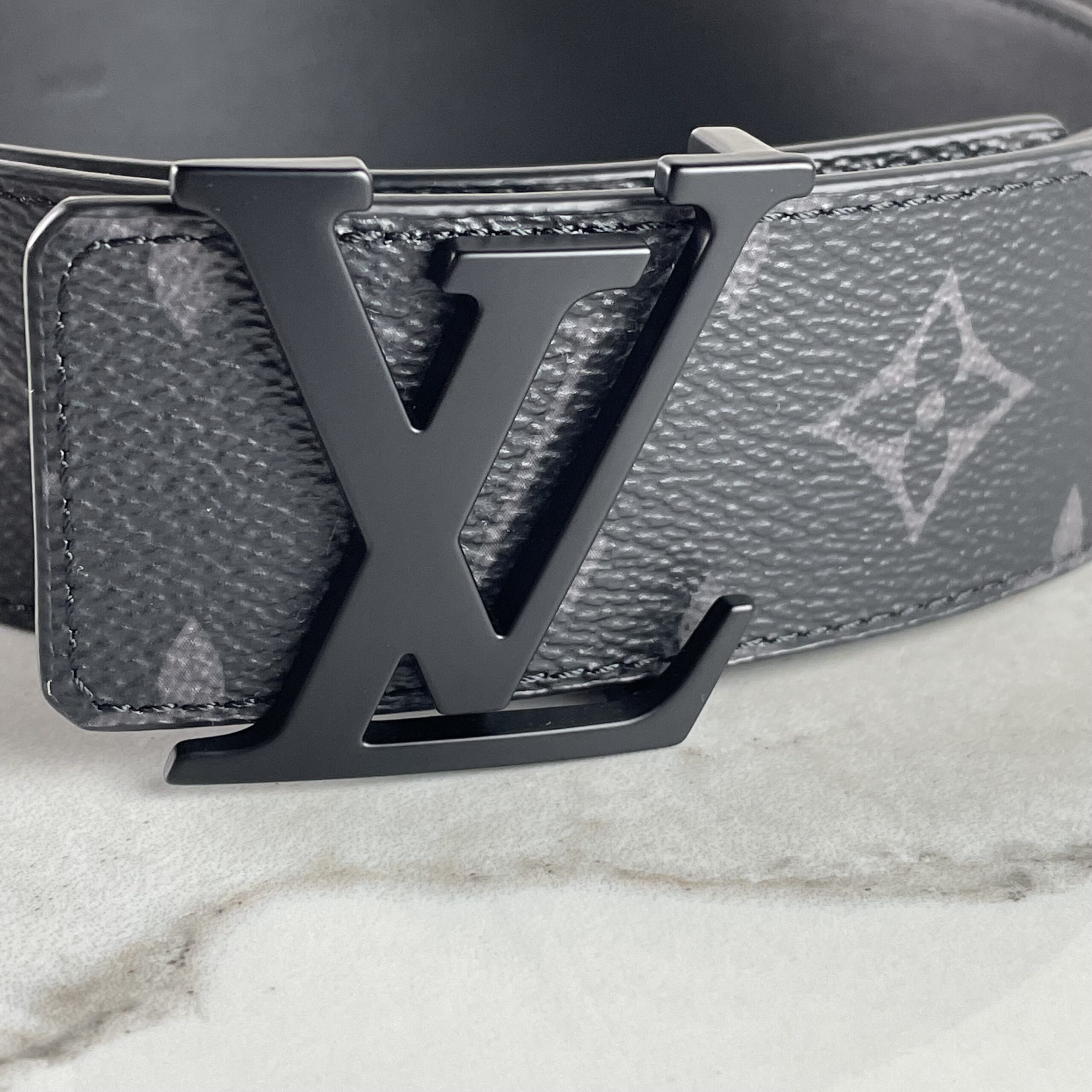 Louis Vuitton LV Initials 40MM Matte Black Belt - Vitkac shop online