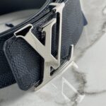 LOUIS VUITTON Ceinture LV Initiales 40 mm Réversible