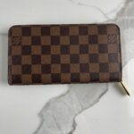 LOUIS VUITTON Zippy Wallet