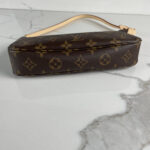 LOUIS VUITTON Pochette Accessoires NM