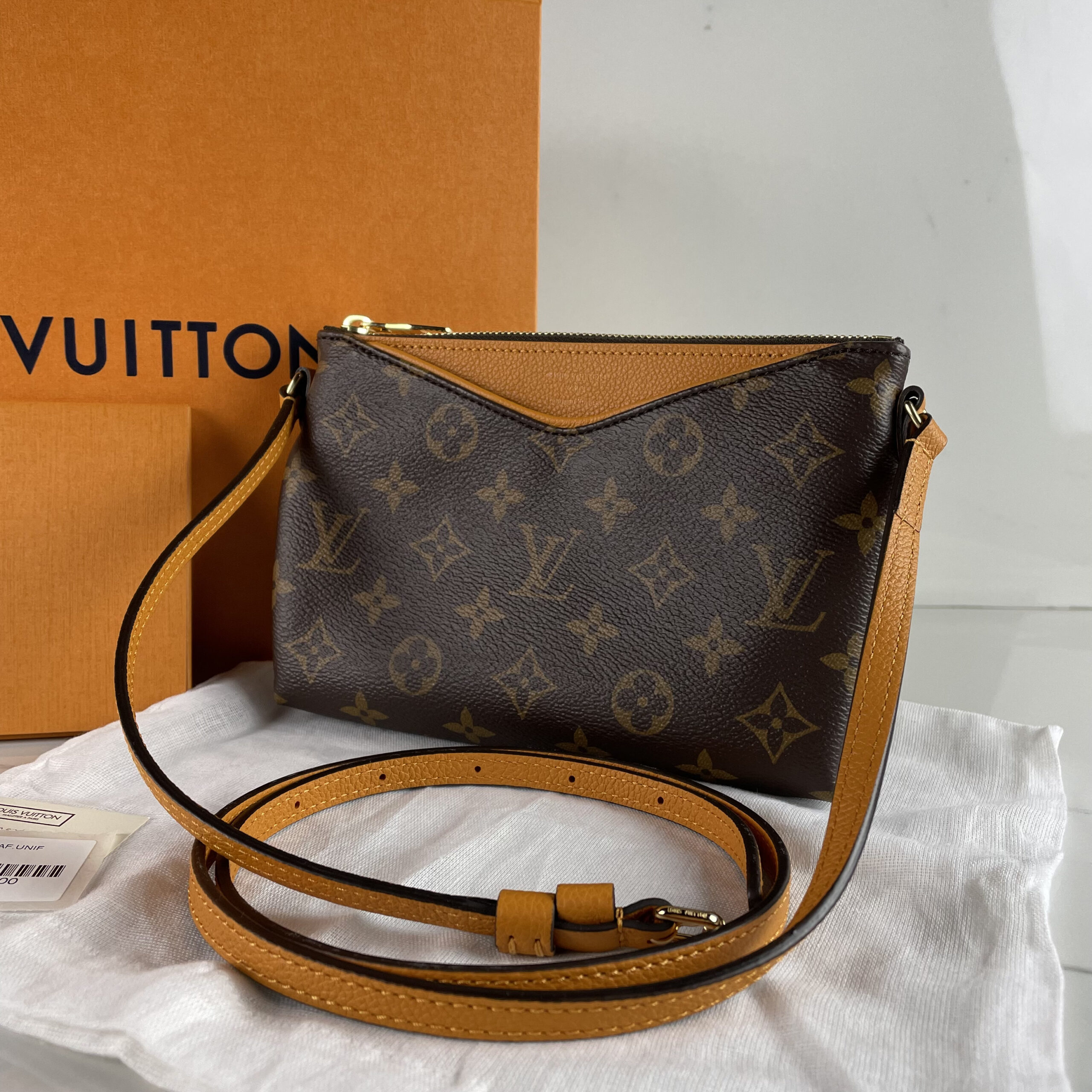 Louis Vuitton Pallas Clutch Unboxing and Initial Impressions 
