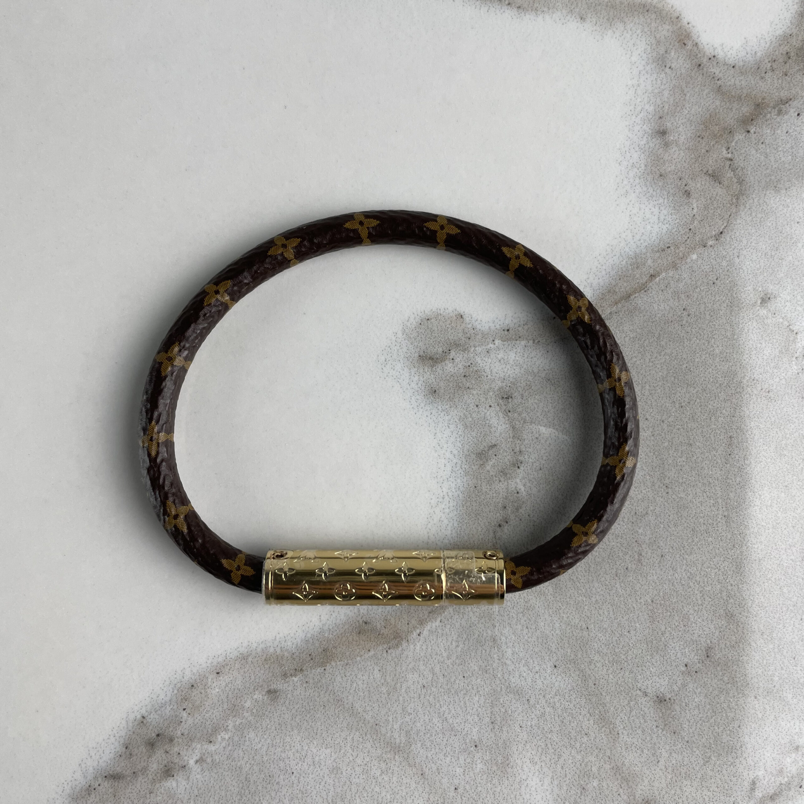 Louis Vuitton Confidential Bracelet Monogram Brown, Size 17
