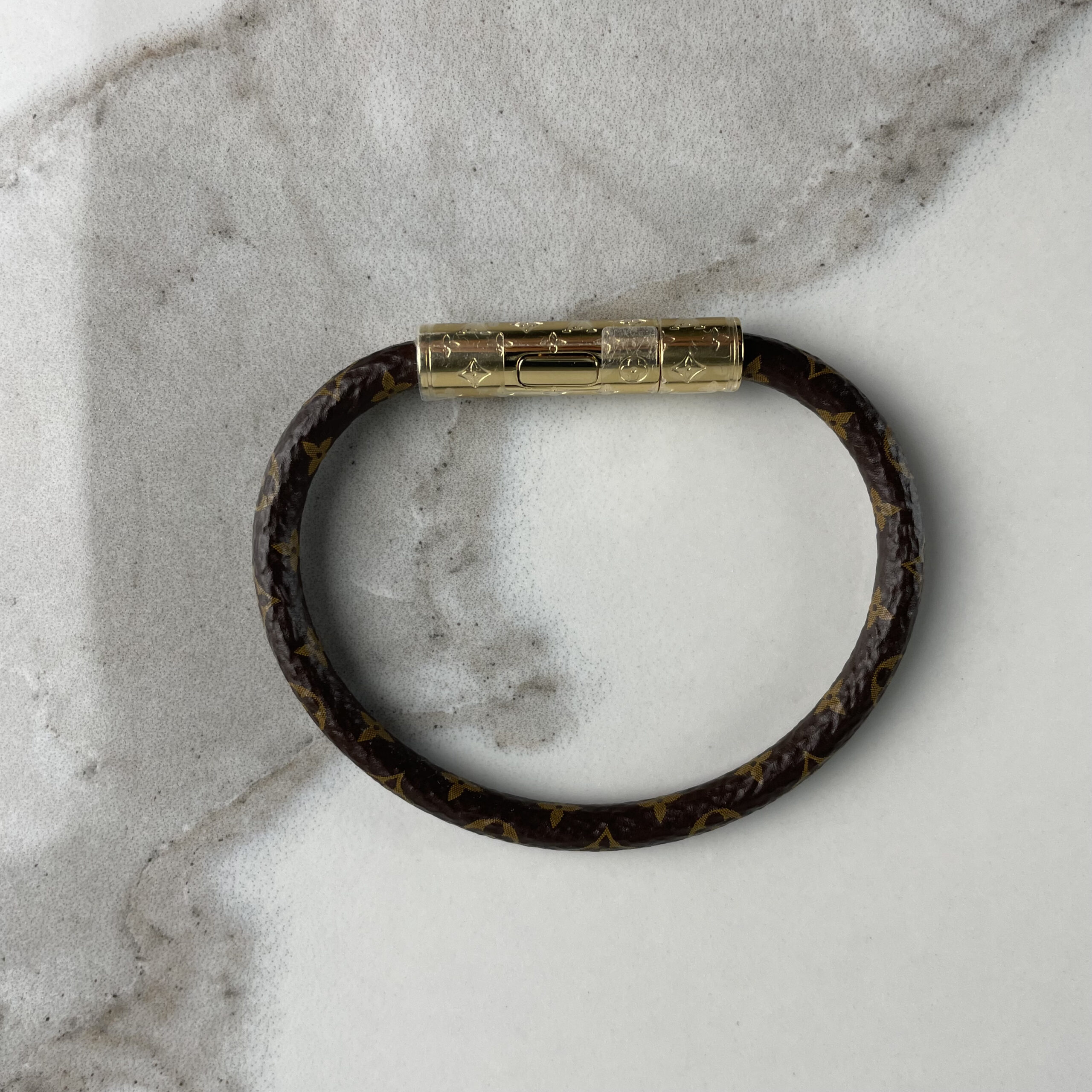 Louis Vuitton - Authenticated LV Confidential Bracelet - Metal White for Women, Never Worn