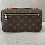 LOUIS VUITTON Pochette Métis East West