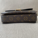 LOUIS VUITTON Pochette Métis East West