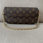 LOUIS VUITTON Ivy Chain Wallet