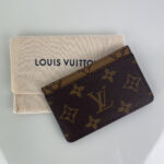 LOUIS VUITTON Porte-Cartes