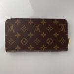 LOUIS VUITTON Zippy Wallet