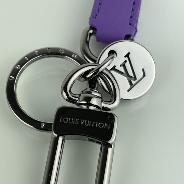 louis vuitton LV Dragonne Monogram Slim key chain  à vendre neuf nouveau nouvelle d'occasion deuxième main seconde main pour femmes hommes authentique luxe
