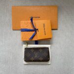 LOUIS VUITTON Pochette Clés