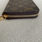 LOUIS VUITTON Zippy Wallet