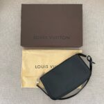 LOUIS VUITTON Pochette Accessoires