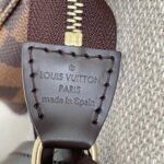 LOUIS VUITTON Pochette Accessoires NM