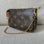 LOUIS VUITTON Mini Pochette Accessoires