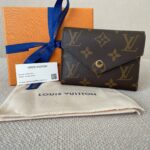 LOUIS VUITTON Portefeuille Victorine