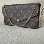 LOUIS VUITTON Pochette Félicie