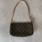 LOUIS VUITTON Pochette Accessoires NM