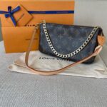 LOUIS VUITTON Pochette Accessoires NM