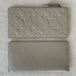 LOUIS VUITTON Poche Plate et Poche Zippée