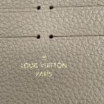 LOUIS VUITTON Poche Plate et Poche Zippée