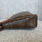 LOUIS VUITTON Pochette Accessoires NM