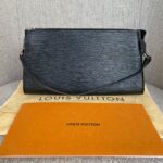 LOUIS VUITTON Pochette Accessoires