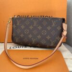 LOUIS VUITTON Pochette Accessoires NM